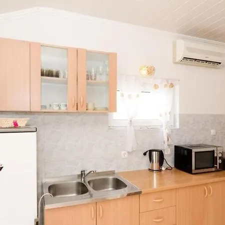Lägenhet Nikol - Comfort Two Bedroom With Sea View 3