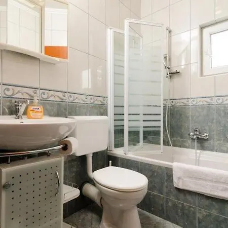 Apartman Nikol - Comfort Two Bedroom With Sea View 3